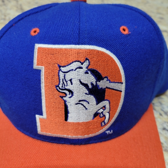 SOLD                      Denver Broncos Team NFL Snapback Hat Vintage Logo - Picture 7 of 7